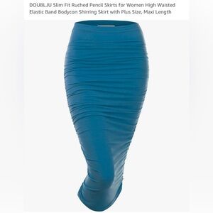 NWT plus size scrunched skirt